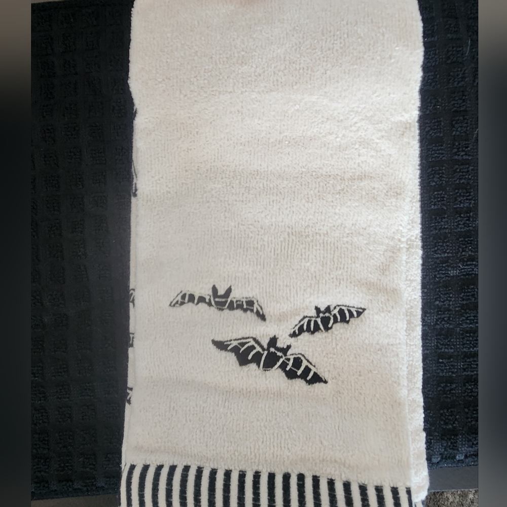 Bat printed hand towels